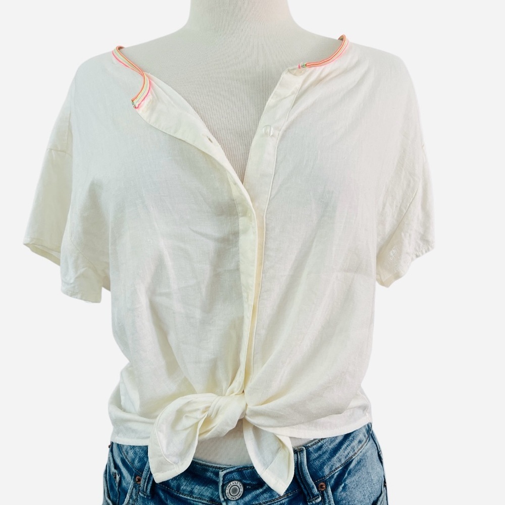 HESTER & ORCHARD- LINEN BLEND Cream Button-Down Shirt with Tie-Front